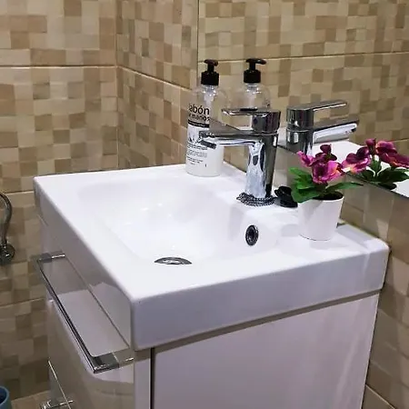 Quarto em Acomodações Particulares Habitación, Salita Y Baño Privado, Reate Lbi00466 Bilbau